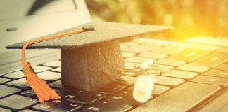 美国高校宣布春季开学计划,继续Zoom,专家表示疫情可能永远不会结束?