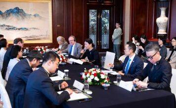 澳科大国际学院张洪明院长出席「2025香港和平论坛」并发表演讲