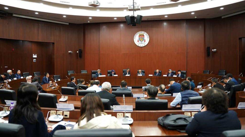 香港工程师学会评审团队与澳大代表交流